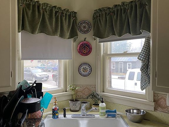 2nd image of 123 Livingston Ave #1