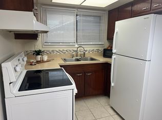 1755 Maple Ln APT 5, Elgin, IL 60123