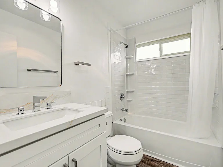 635 Emory St #9 — Photo 7