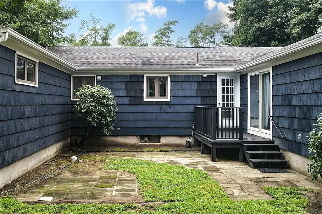 4 bed, 2.0 bath, 1604 sqft, $3,995 — Photo 4