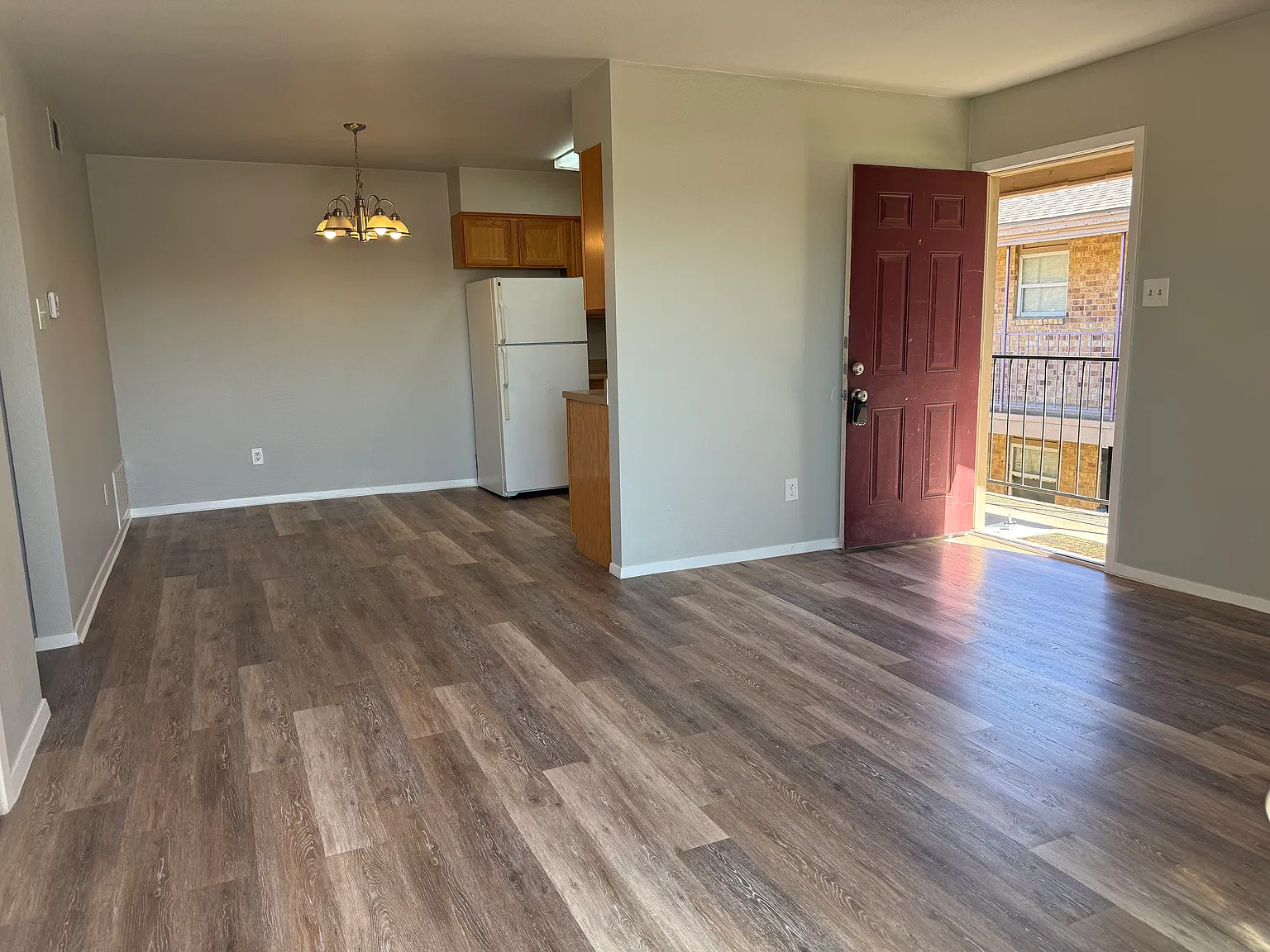 2 bed, 868 sqft, $1,020 — Photo 2