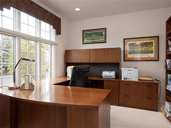 3rd image of 5531 Hemdale Dr