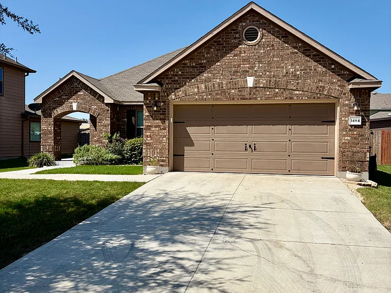 1484 Astor Crk — Photo 1