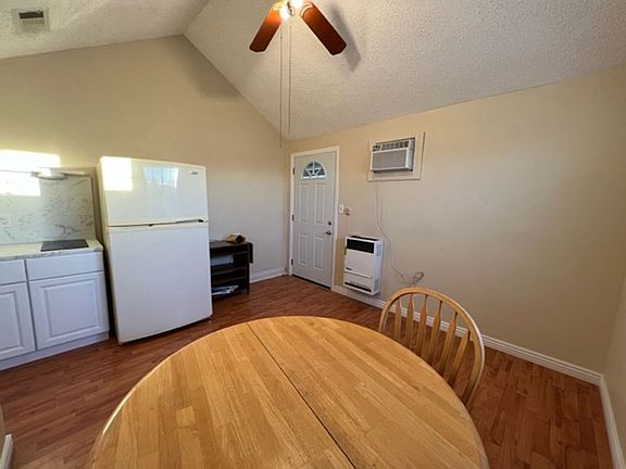 5th image of 2414 Reindeer Ln