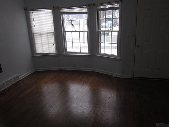3rd image of 2421 Pennsylvania Ave