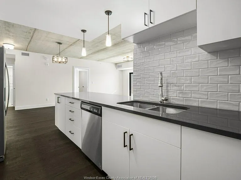2600 Sandwich West Pkwy #204 — Photo 8