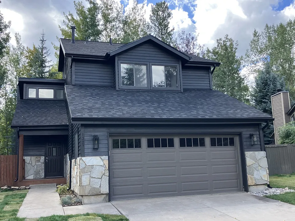 1327 W Quail Meadow Rd