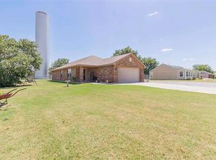 718 5th St, Elgin, OK 73538
