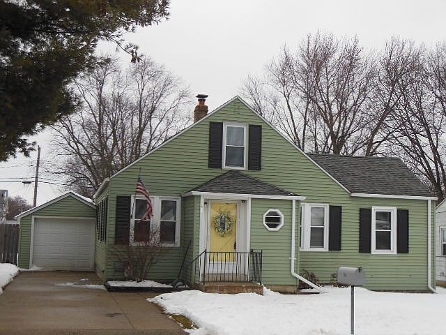 1st image of 704 Wood Ave