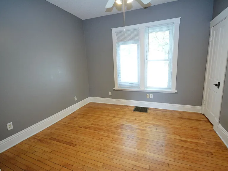 1320 2nd St SE — Photo 10