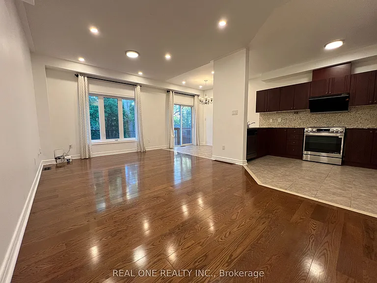 53 Hammersly Blvd — Photo 2
