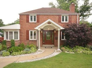 5227 Fieldcrest Dr, Pittsburgh, PA 15236