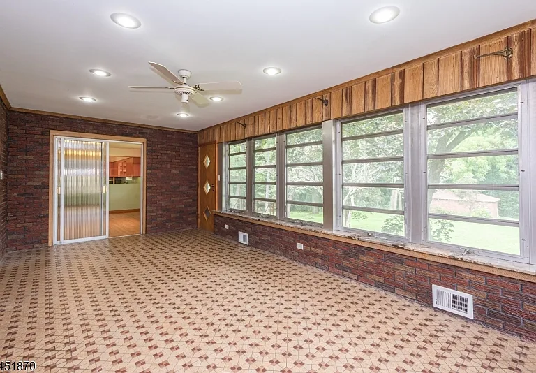 681 Easton Ave — Photo 19