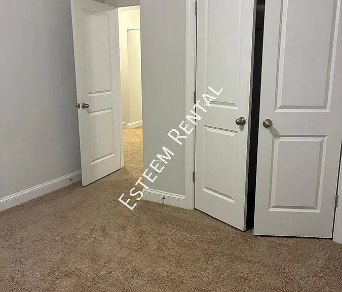 114 Wicklow Ct — Photo 13