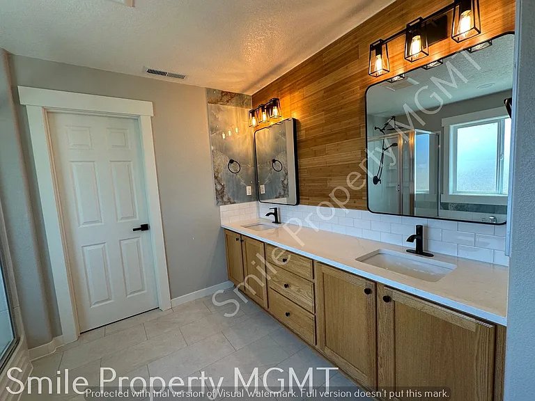 4524 SE Oakhurst St — Photo 23