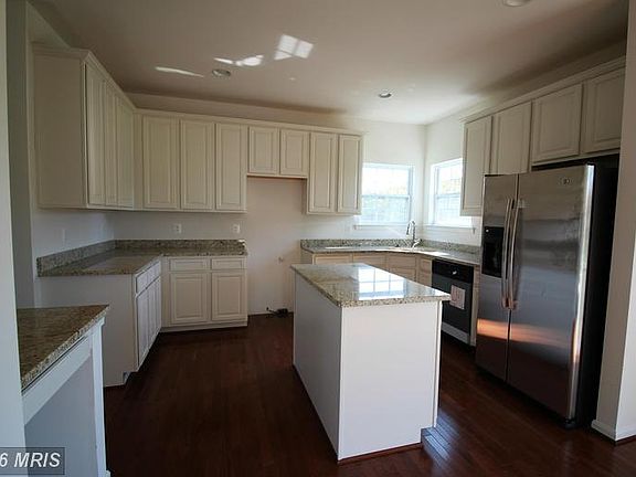 3rd image of 379 Whirlaway Dr