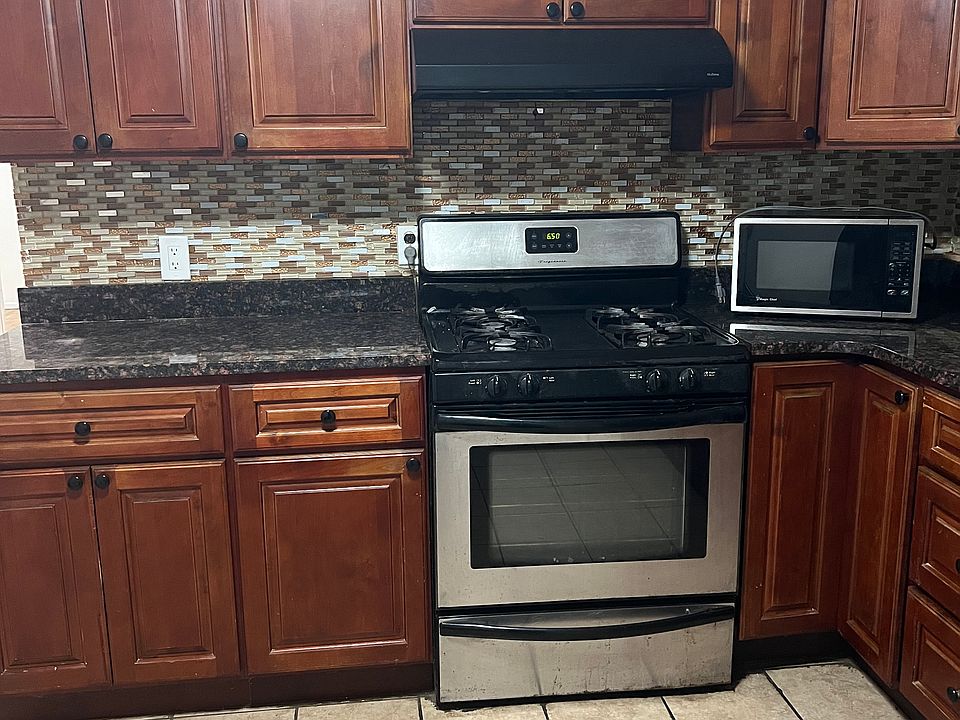 1st image of 1051 Franklin Ave #1