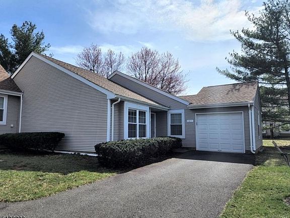 2nd image of 145 Picadilly Pl #145