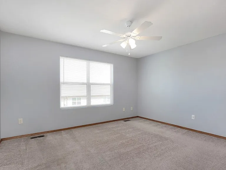 1126 Country Club Ln — Photo 11
