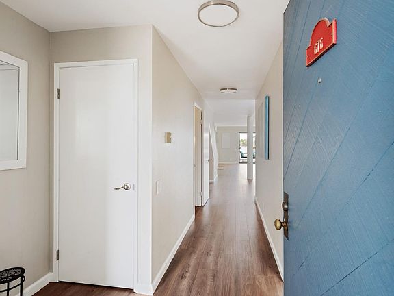 4th image of 676 Portofino Ln