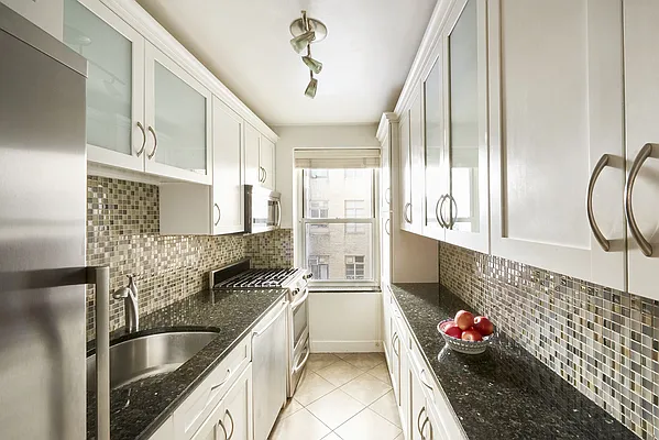 Sold by Warburg | media 14