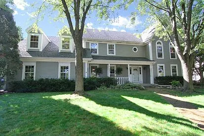 1110 Brighton Dr photo 1