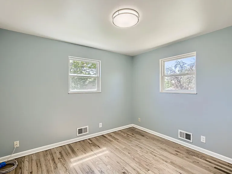 11303 Corona Dr — Photo 6