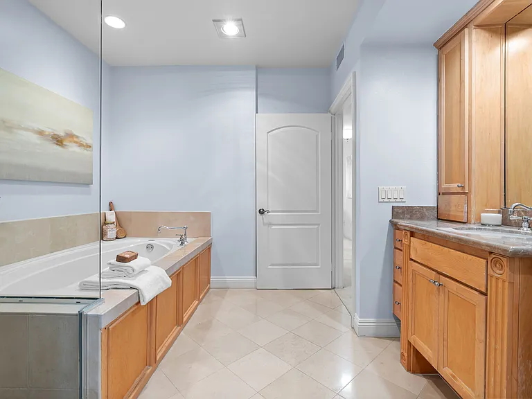 1830 Pelham Ave #301 — Photo 6