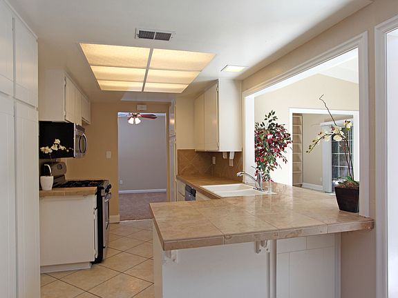 5th image of 3606 Mulholland Way