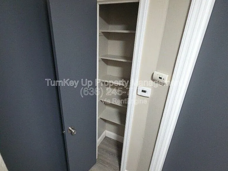 305 S Lafayette St — Photo 8