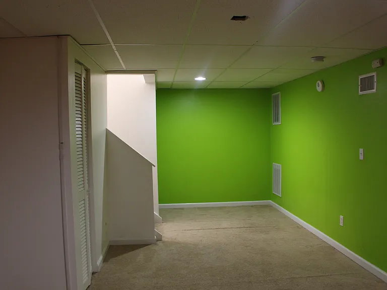 75 Florence Way — Photo 28