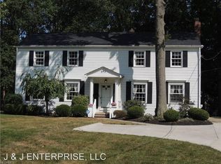 945 Dover Center Rd, Westlake, OH 44145