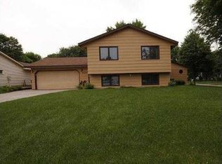 907 129th Ave NE, Blaine, MN 55434