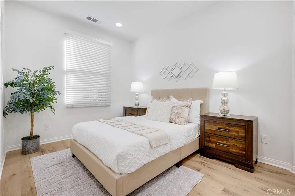 4 bed, 3.5 bath, 1908 sqft, $5,000 — Photo 4