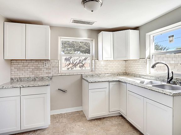 4th image of 407 Anderson Ave SE