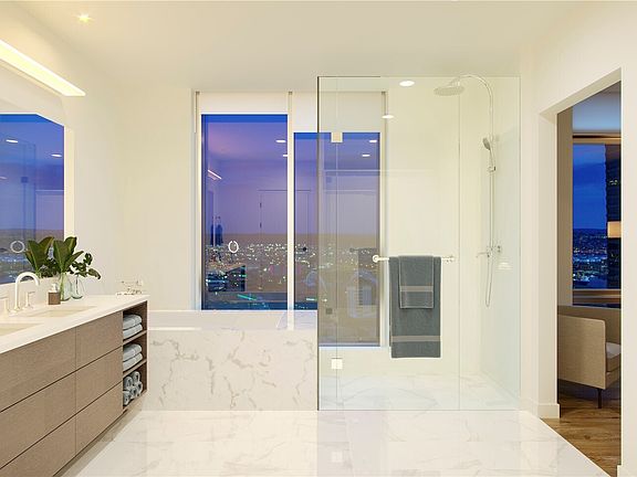 4th image of 800 Columbia Street #3601