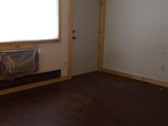 3rd image of 1425 8th St S APT 3