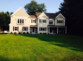 8 Causeway St, Medfield, MA 02052