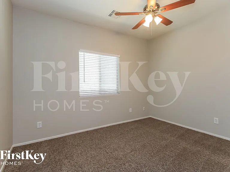 617 E Payton Cir — Photo 12