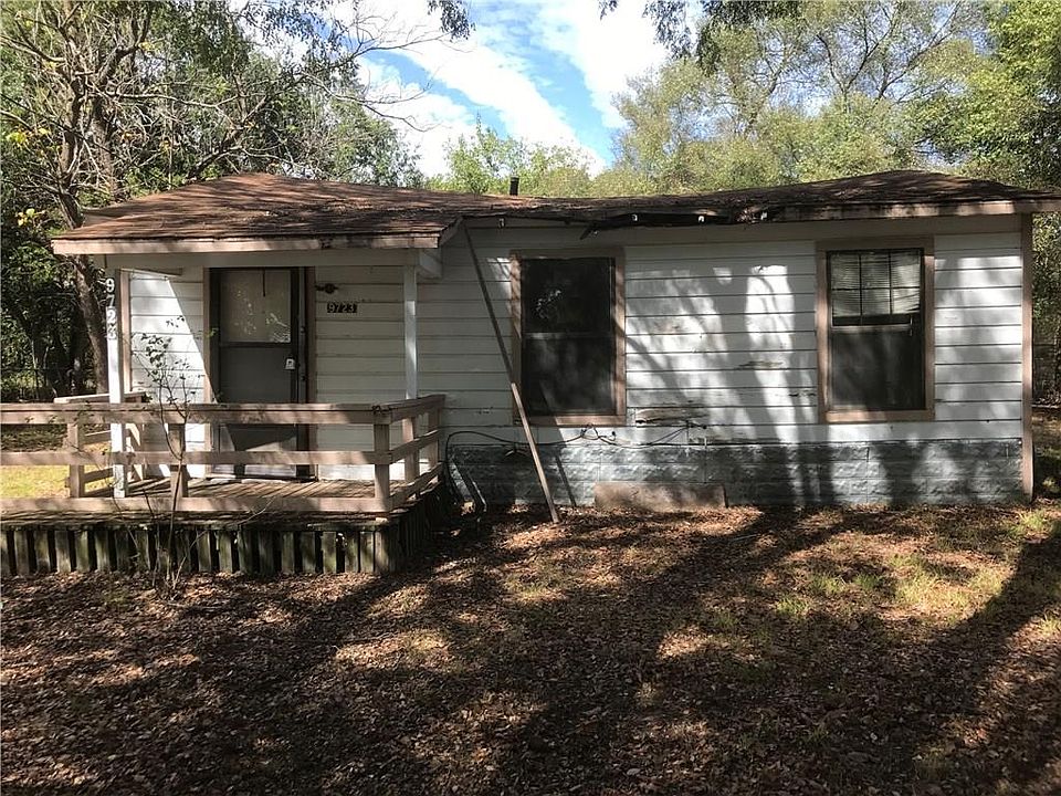 1st image of 9723 Oakwood Dr