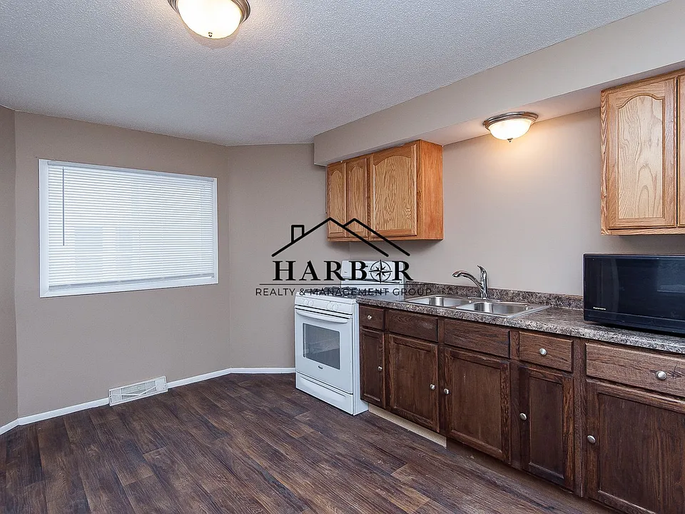 723 E Center St #1