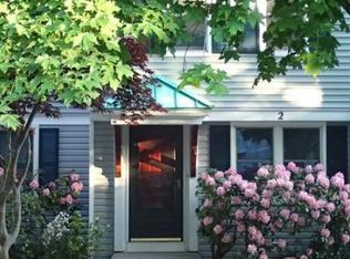 2 Victoria Heights Rd, Hyde Park, MA 02136