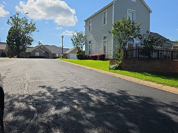 5th image of 202 Lansdowne Ter