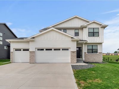 705 Gray Ave, Waukee, IA, 50263