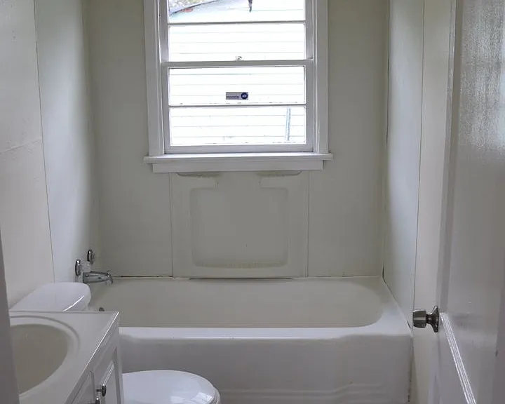 1303 Burchett St — Photo 5