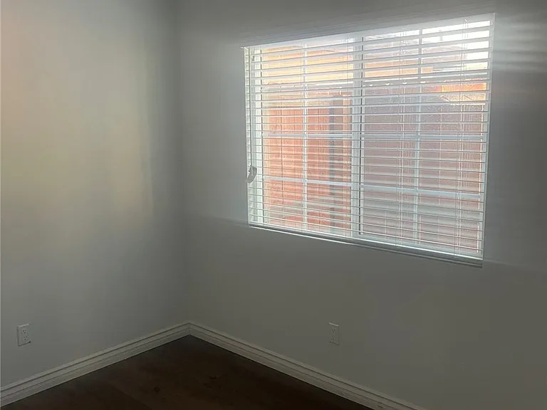 7239 Sterling Ave — Photo 7