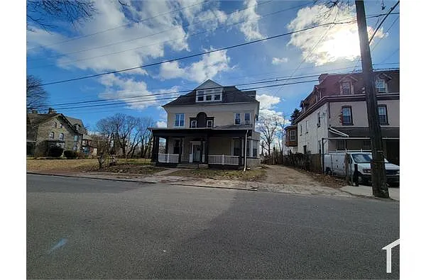 232 E Wister St #3B photo 1