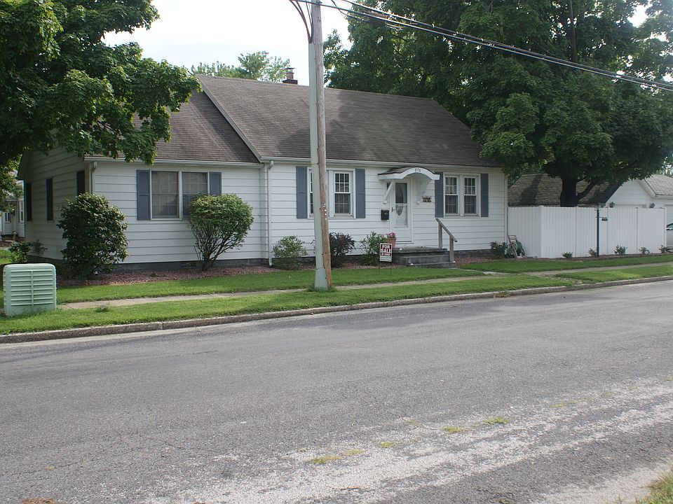 1st image of 376 E Beach Ave