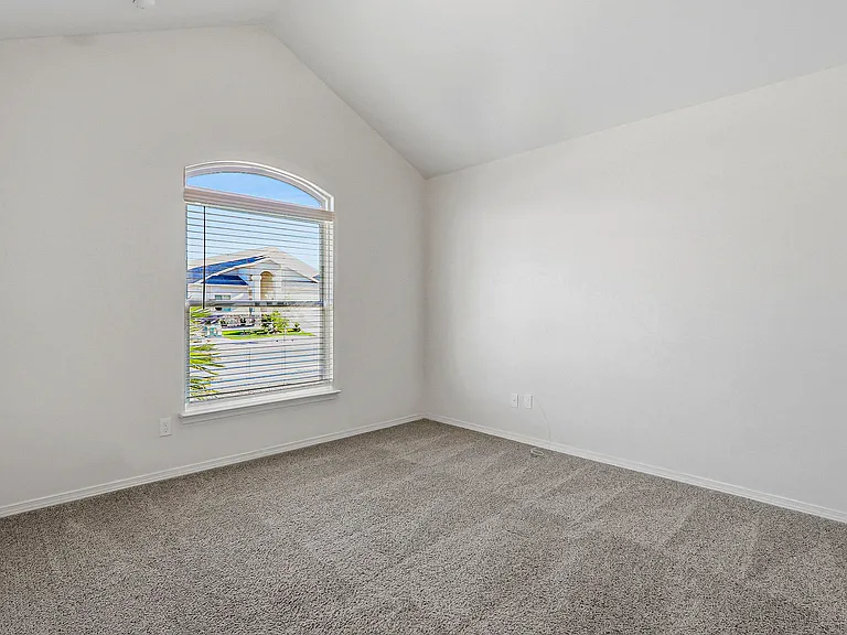 13745 Lago Vista Ave — Photo 4