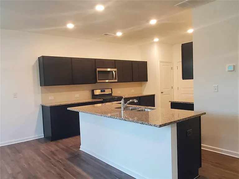 5745 Thornton Dr — Photo 12